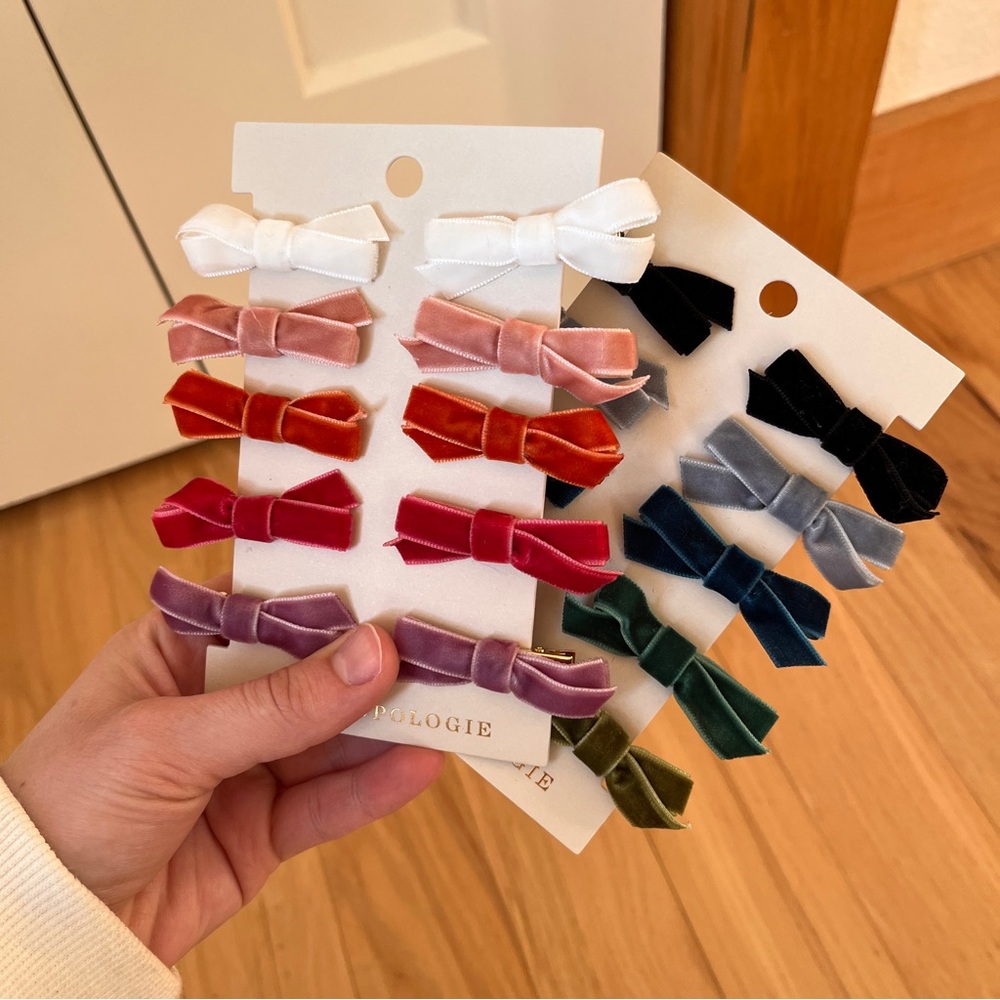NEW Anthropologie Velvet Clip-On Bows (Two Sets of 10)